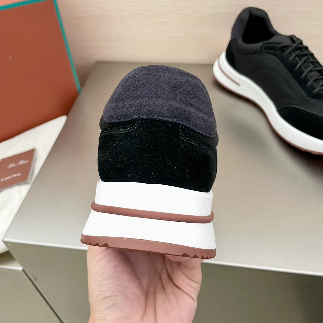 Factory price: 460💰Loro men's shoes💰iana WeekendWalk men's waterproof sports shoes! Waterproof canvas warm men's shoes, the lightest L men's shoes in history 💰jogging shoes, the upper is made of Wind microfiber with StormSystem® waterproof and windproof treatment and goatskin, which is waterproof and warm. There will be a little wrinkle on the upper, which is normal because the waterproof fabric is very soft and the exquisite carving is very challenging. Craftsmanship and lathe workmanship, the lining is made of cloth for a warmer and more comfortable fit, and the Kummel-colored rubber outsole is made of lightweight material: this structure ensures proper weight distribution during walking, improves shock absorption and rebound, enhances grip and stability, and the eyelets and upper back of the shoe are embellished with light and very comfortable shoes! Packed in the original box at the counter, multiple colors available! Size: 39-40-41-42-43-44 45 standard leather shoe size
